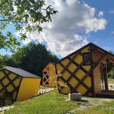 Apiturizem Kr'bee Apartmajski Cebelnjak S Cebelami Apartamento Mala Nedelja