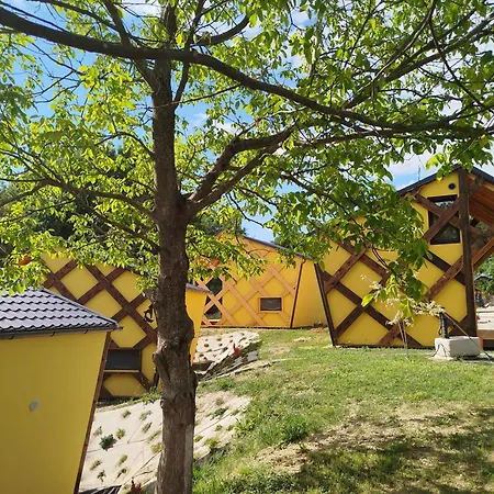 Apiturizem Kr'bee Apartmajski Cebelnjak S Cebelami Apartamento Mala Nedelja