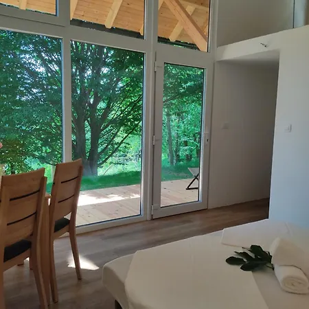 Apartamento Apiturizem Kr'bee Apartmajski Cebelnjak S Cebelami *